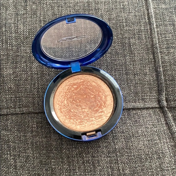 Mac Cosmetics Highlight - Picture 2 of 3